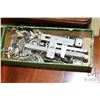 Image 8 : Vintage Singer portable sewing machine with case and box of accessories