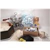 Image 2 : Selection of collectibles including hat box with hats, miniature tea sets, buehner-wanner chaffing d