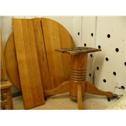 American round oak table circa 1900 (231)