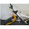 Image 2 : Giant ISO 4210-2 Momentum Bike w/ Rocket Tires