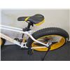 Image 3 : Giant ISO 4210-2 Momentum Bike w/ Rocket Tires