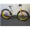 Image 8 : Giant ISO 4210-2 Momentum Bike w/ Rocket Tires