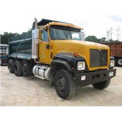 2003 INTERNATIONAL 5500 TRI-AXLE DUMP
