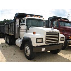 1999 MACK RD694S T/A DUMP