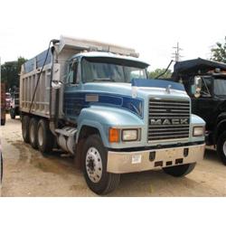 1996 MACK CH613 TRI-AXLE DUMP