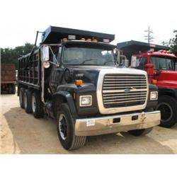 1995 FORD LT9000  TRI-AXLE DUMP