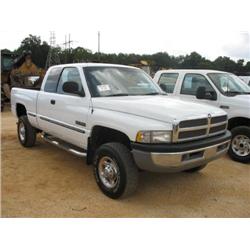 2001 DODGE RAM 2500 4X4 EXTENDED CAB PICKUP