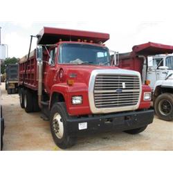 1990 FORD L8000 T/A DUMP