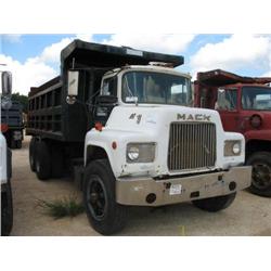 1978 MACK DM68S T/A DUMP