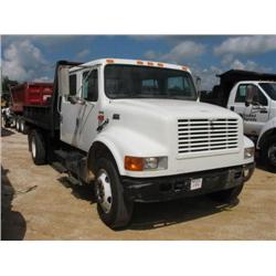 2001 INTERNATIONAL 4700 CREW CAB S/A FLAT DUMP