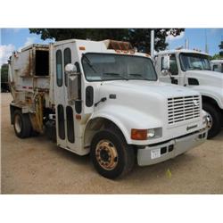 2002 INTERNATIONAL 4700 S/A GARBAGE TRUCK