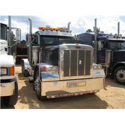 2000 PETERBILT 379 EXTENDED HOOD T/A TRUCK TRACTOR