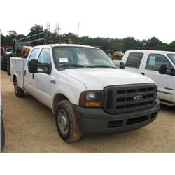 2005 FORD F250XL CREW CAB SERVICE TRUCK