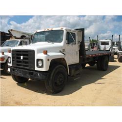 1985 INTERNATIONAL 1954 S/A FLATBED