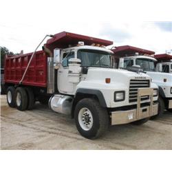 2003 MACK RD688S T/A DUMP