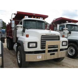 2003 MACK RD688S T/A DUMP