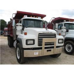 2003 MACK RD688S T/A DUMP