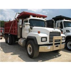 2003 MACK RD688S T/A DUMP