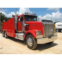 1996 WESTERN STAR 4964 T/A FUEL & LUBE TRUCK