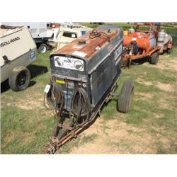 LINCOLN SAE 400 WELDER