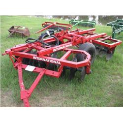 INTERNATONAL OFFSET DISC HARROW