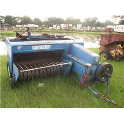 FORD 532 SQUARE HAY BALER