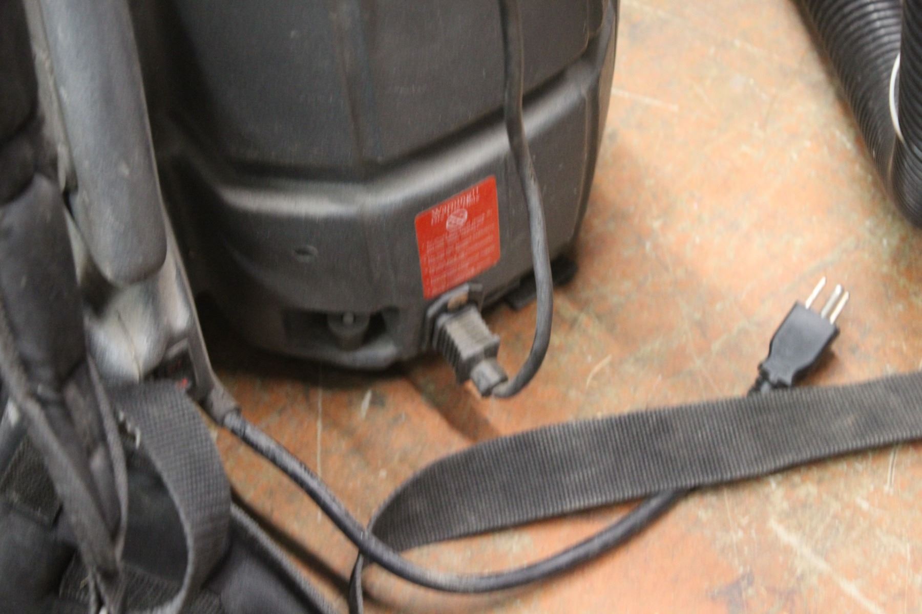 * Raven Backpack Vacuum Works, May Not be Complete Bodnarus