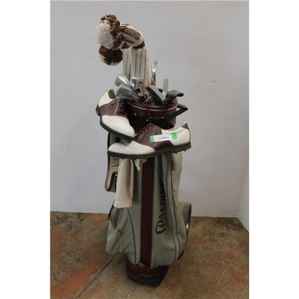 * Spaulding Wheeled Golf Club Bag & Various Clubs & Men's Golf Shoes Approx 11.5