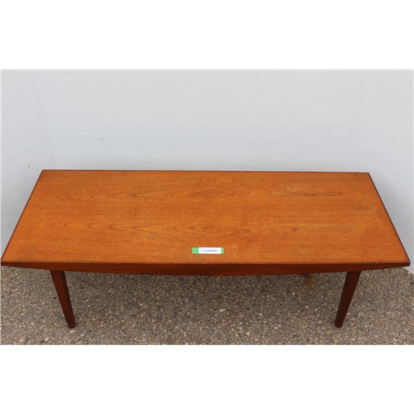 ** Vintage Coffee Table 48" x 18" x 16"