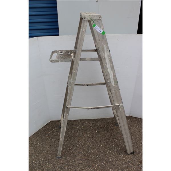 ** Aluminum 5Ft Step Ladder - Some Wear