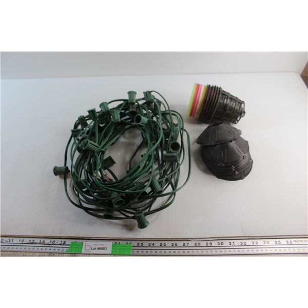 Patio Light with Screens and Light Bulbs - Untested