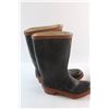 Image 10 : Cebo Rubber Boots - Size 6, Red River Cowboy Boots - Size 7 and Lemmer Paint Gun