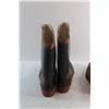 Image 9 : Cebo Rubber Boots - Size 6, Red River Cowboy Boots - Size 7 and Lemmer Paint Gun