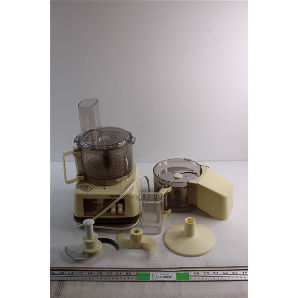 Selection II Ion Power Food Processor and Accessories - Untested