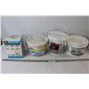 Image 1 : (4) Tubs of Grout
