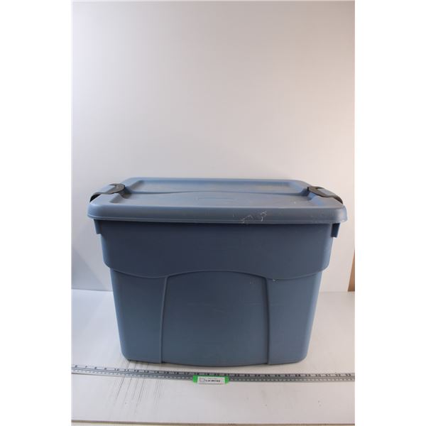 *Rubbermaid 22 Gallon Storage Container w/Lid