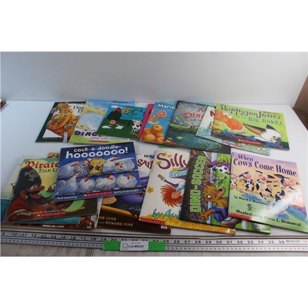 (10+) Assorted Kids Books - When Cows Come Home, Pirate Petes and Skippyjoh Jones