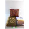 Image 1 : (2) Atlas Books and Pillow