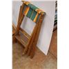 Image 6 : (2) Folding Wooden Chairs