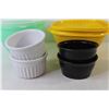 Image 2 : (2) Tupperware Bowls w/Lids - (4) Small Dishes