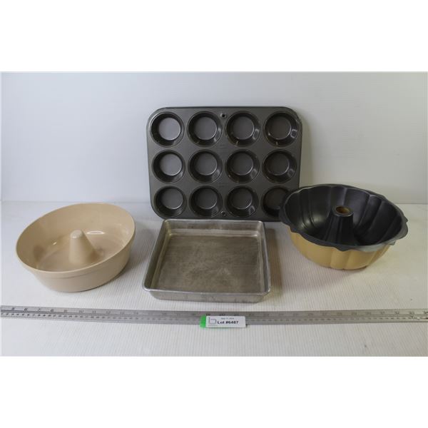 (2) Bundt Pans - Muffin Pan - Cake Pan