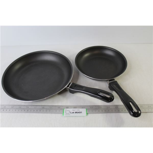 (2) Non Stick Frying Pans