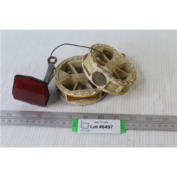 (2) Vintage Bike Pedals & Reflector