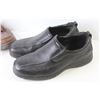 Image 2 : (2) Pairs of Men's Shoes - Clarks - T.T. Men's (size 11)