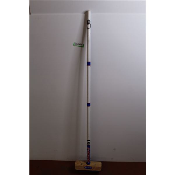 *Asham 8-Endeer Curling Broom
