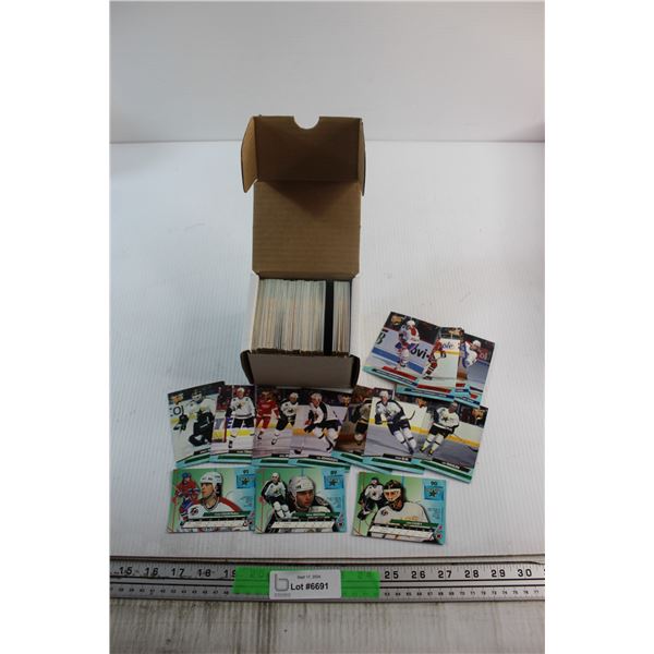 92/93 Fleer Ultra Series 1 Hockey Set - Complete