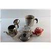 Image 4 : (3) Assorted Tea Pots