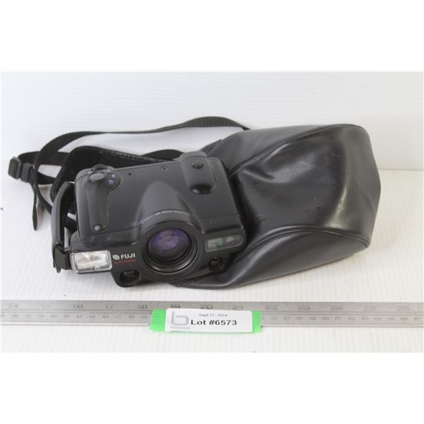 Fuji Auto Focus Camera in Case (untested - as is)
