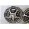 Image 3 : (2) Ford Motor Company Hubcaps (15")