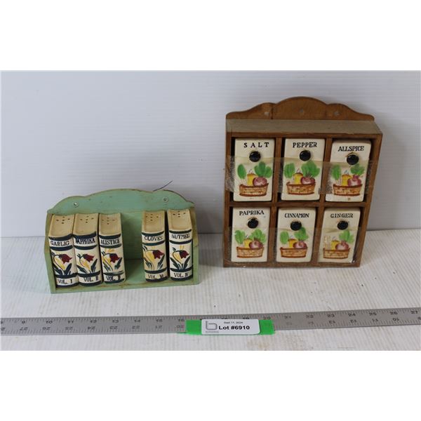 Spice Rack With (5) Shakers One Missing, Spice Rack With (6) Shakers